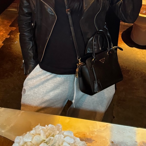 Small Prada Saffiano - Picture 3 of 3